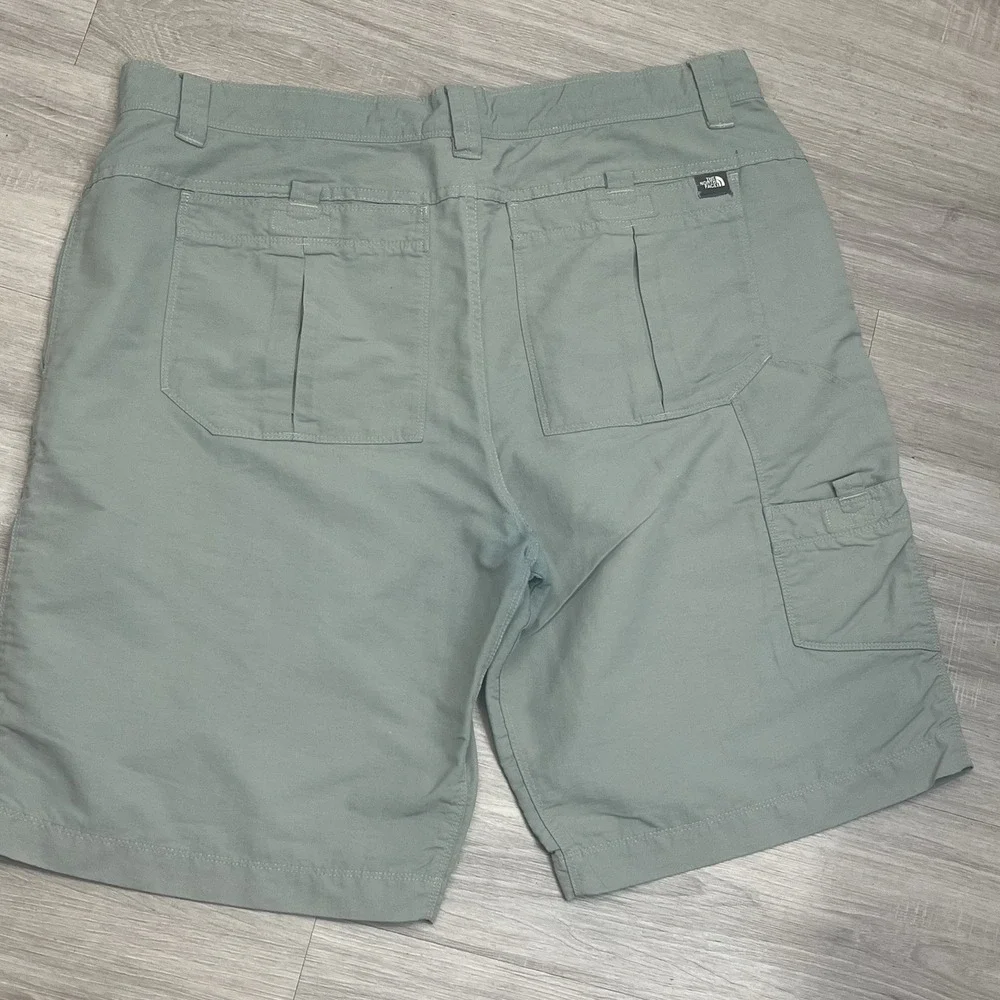 The North Face Shorts Mens 40‎ Mint Green Cargo Flat Front Outdoor Hike *Read*